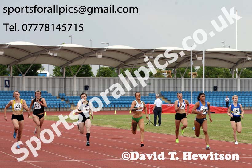 Senior womens 200 metres, Northern Senior and Under-20s Champs., Sports City, Manchester. Photo: David T. Hewitson/Sports for All Pics